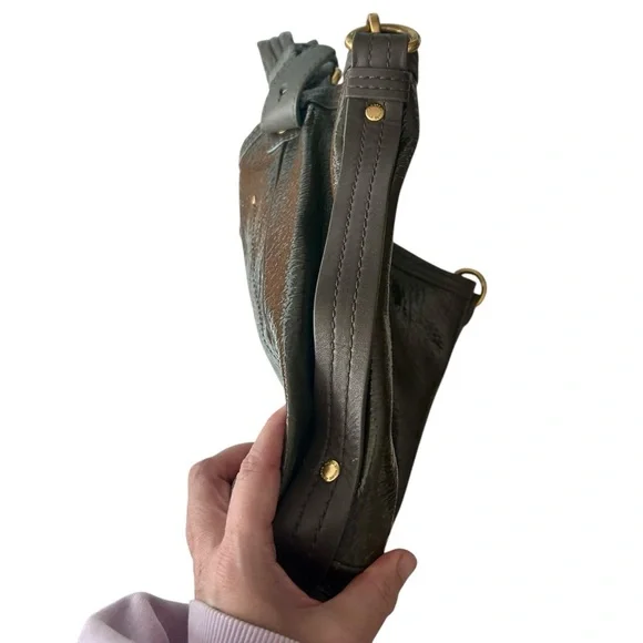 Marc Jacobs Fran Turnlock Shine Leather Tote Bag Olive - Picture 10 of 12